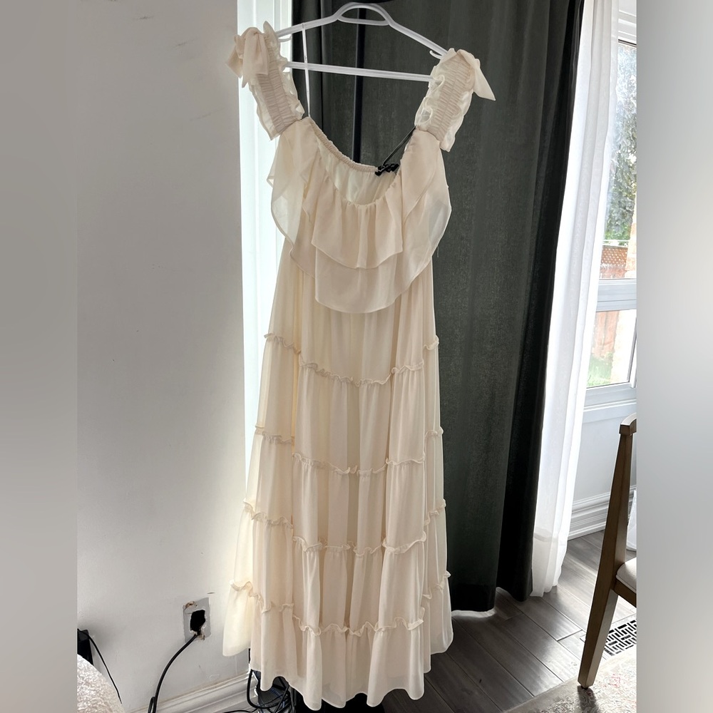 NWT off shoulder dress